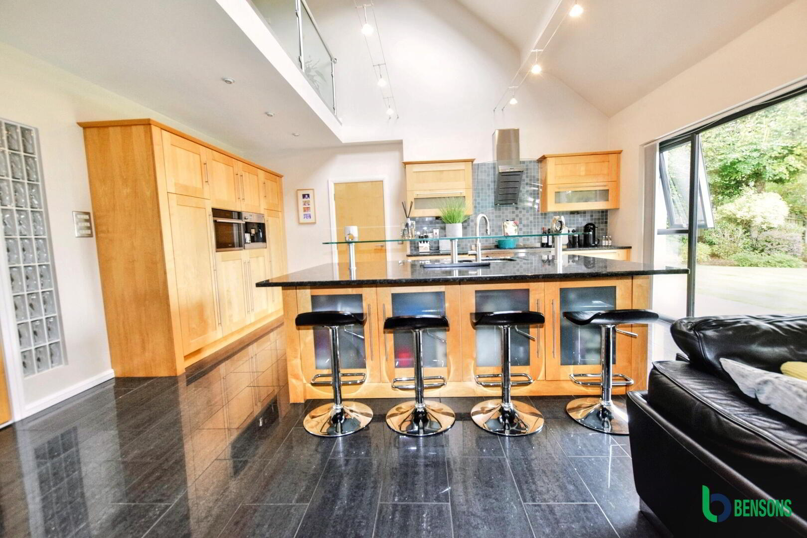 157 Mountsandel Road 3 of 68