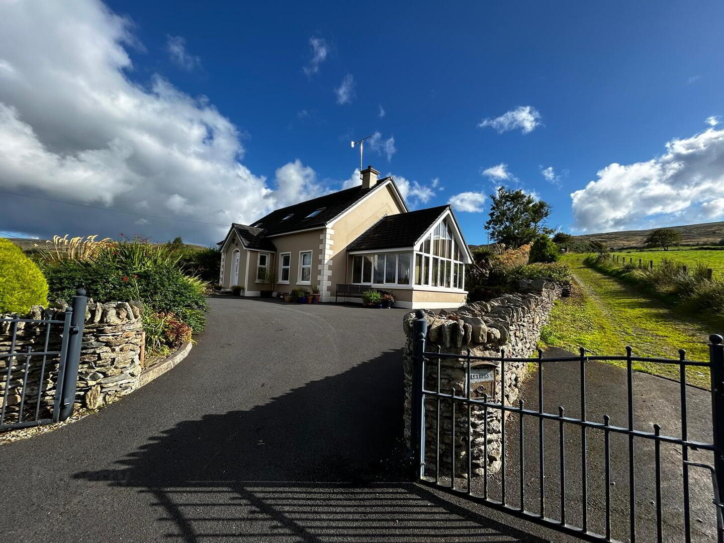 77 Landahussey Road 37 of 41