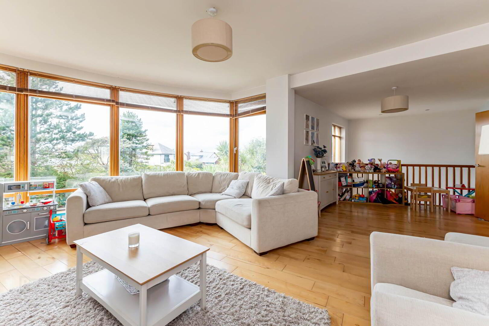 21 Cove Avenue 5 of 25