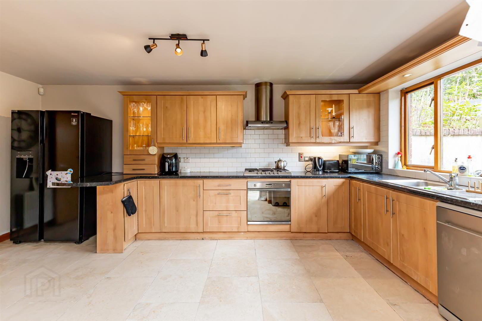 21 Cove Avenue 10 of 25