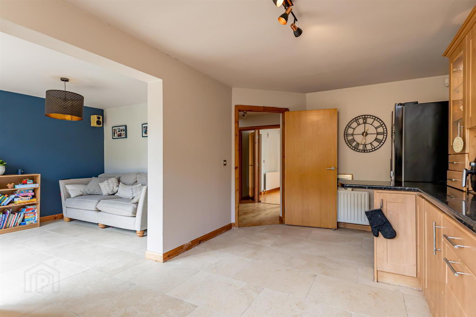 21 Cove Avenue 11 of 25