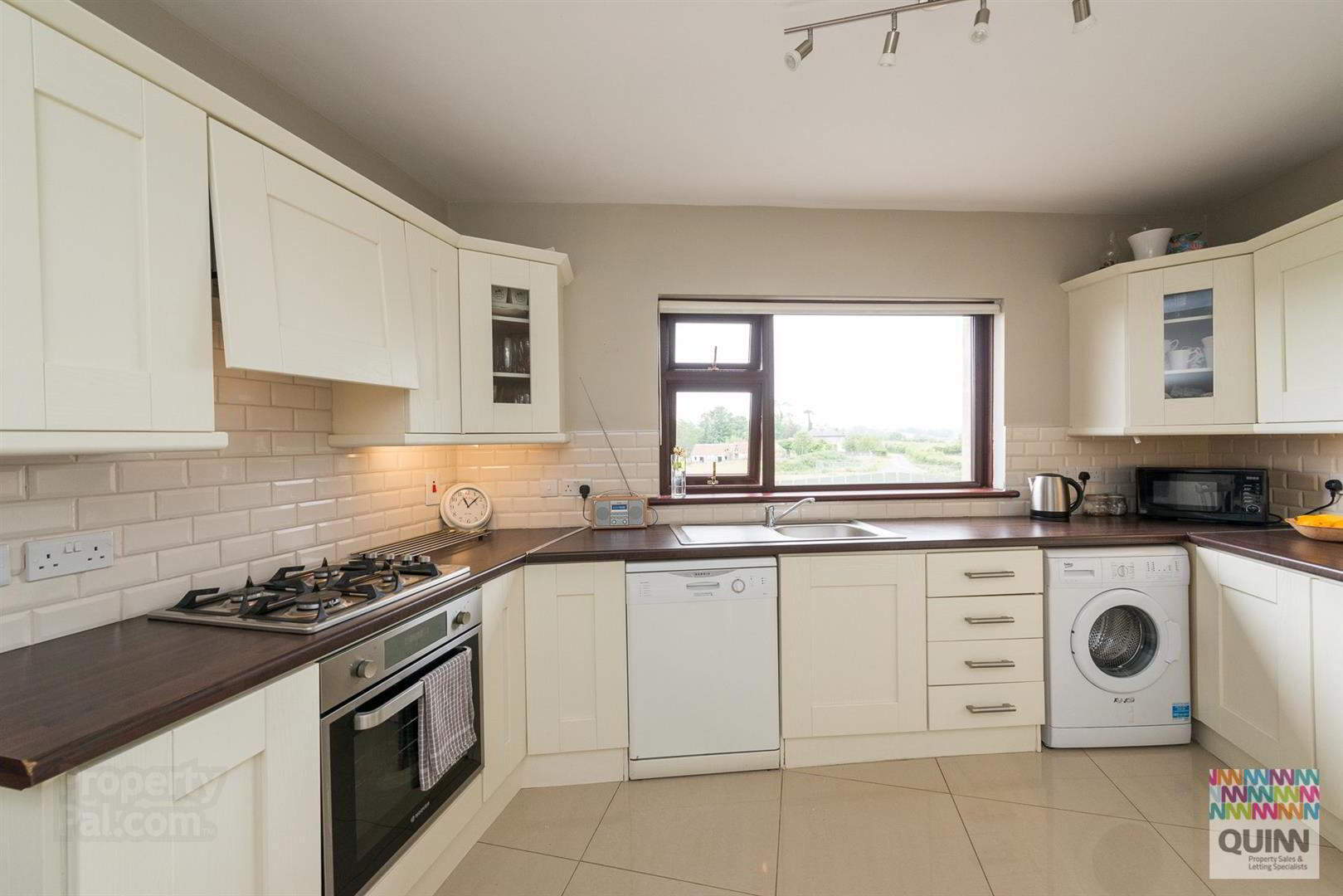 21 Myra Road 13 of 39