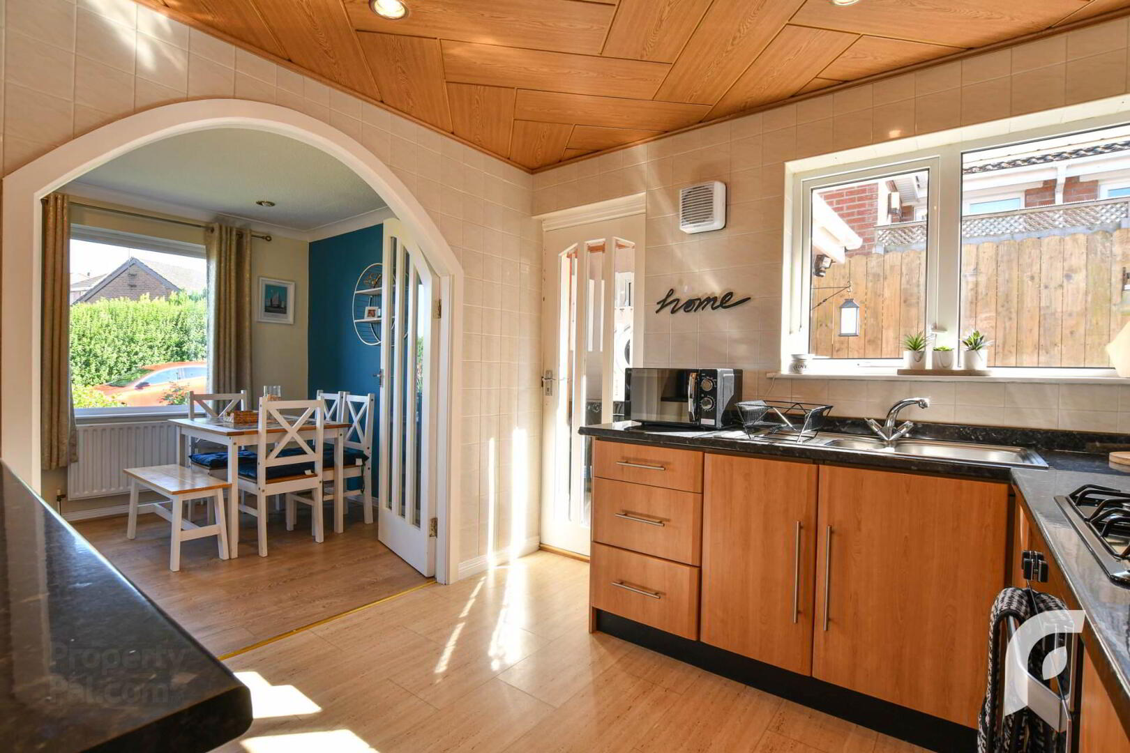 6 Kimberley Road 11 of 35
