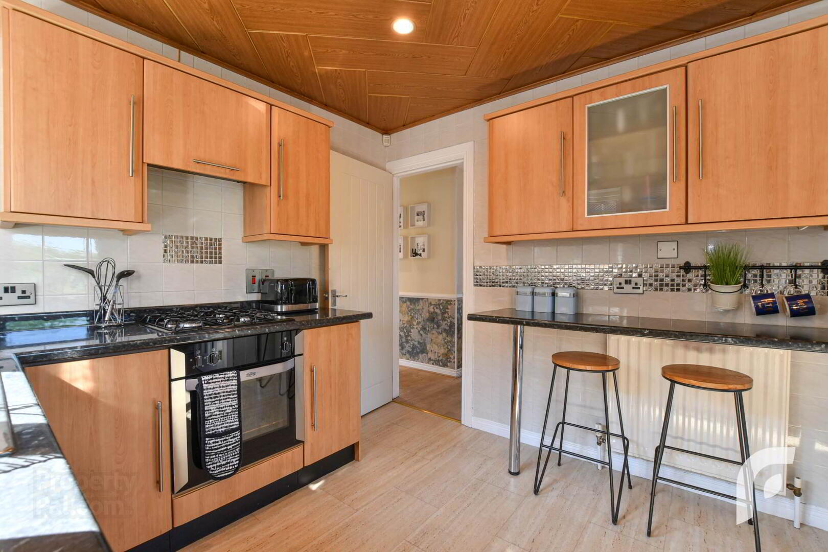 6 Kimberley Road 13 of 35