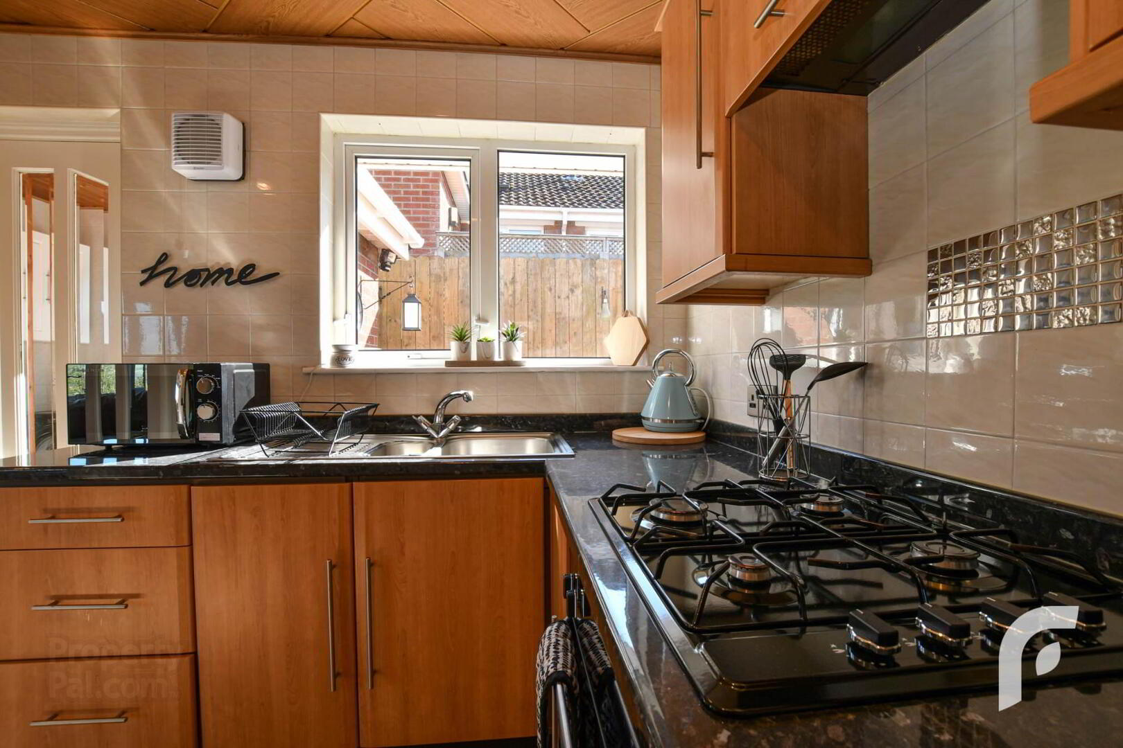 6 Kimberley Road 14 of 35
