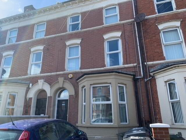 Flat 2, 21 Cliftonville Avenue