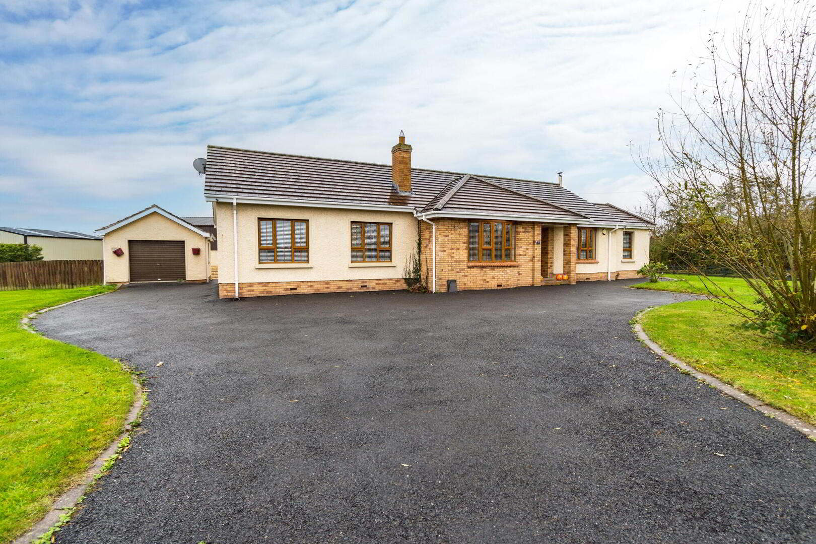 Bungalow With Range Of Outbuildings, 3b Boghead Bridge Road