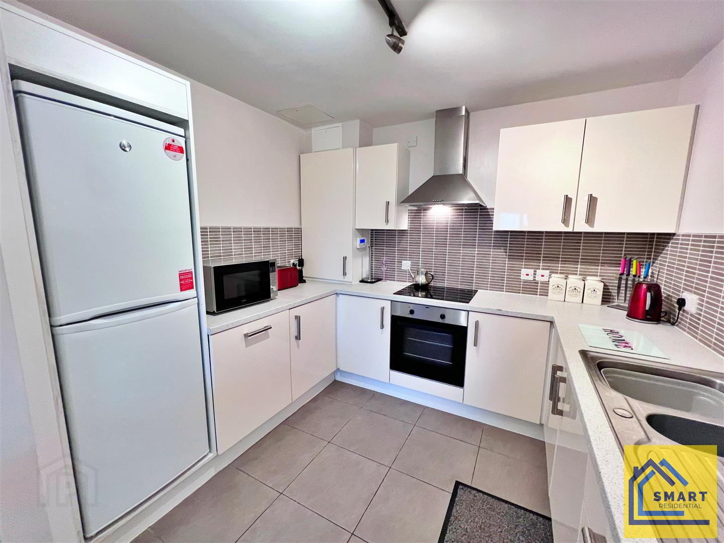 Apt 7 The Merchant Building, Princes Dock Street 11 of 24