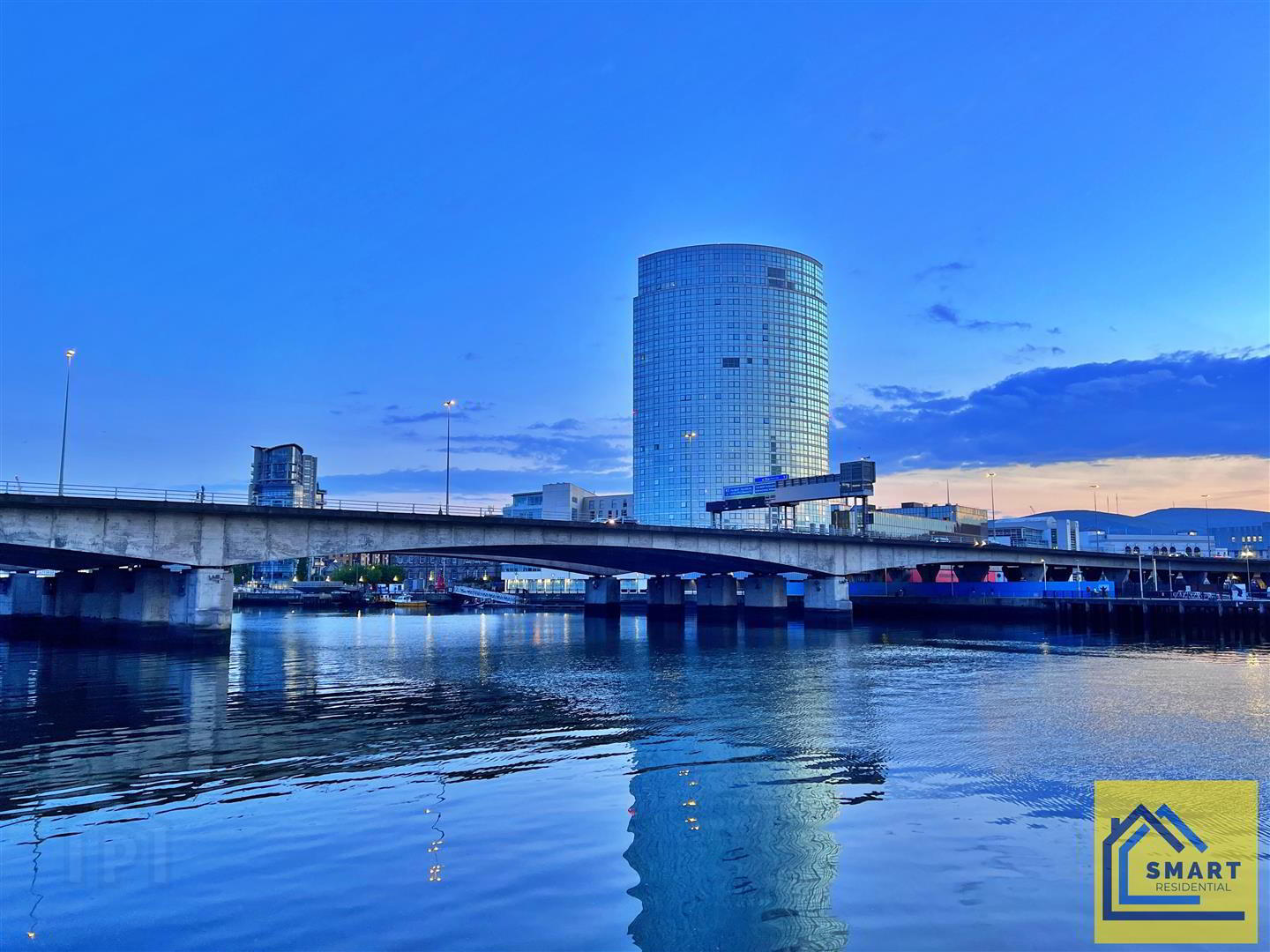 Apt 7 The Merchant Building, Princes Dock Street 21 of 24