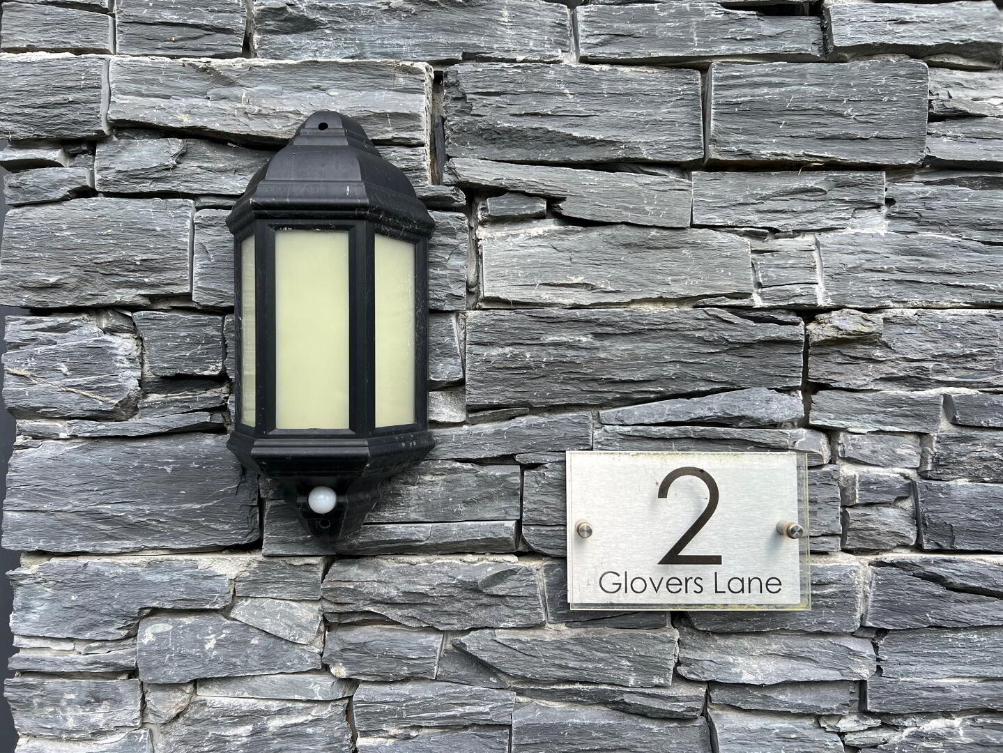 2 Glovers Lane