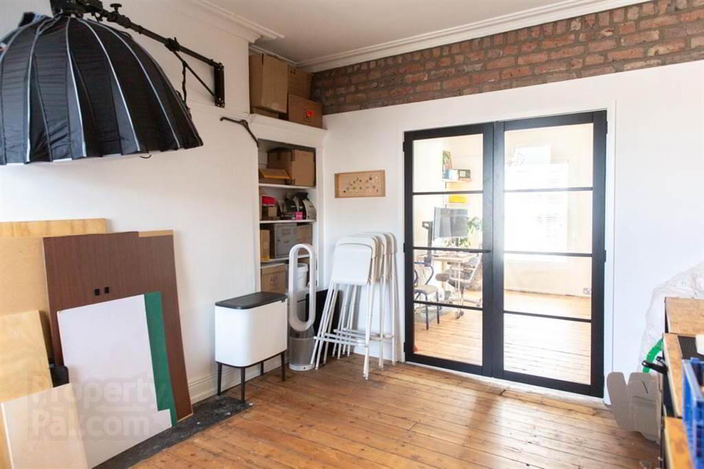 50 University Street - Office 5 4 of 9