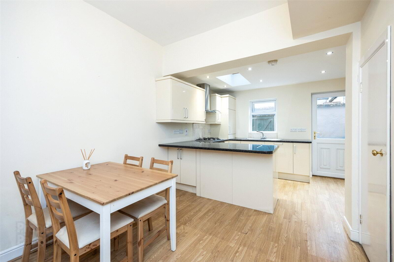 54 Lichfield Avenue 5 of 20