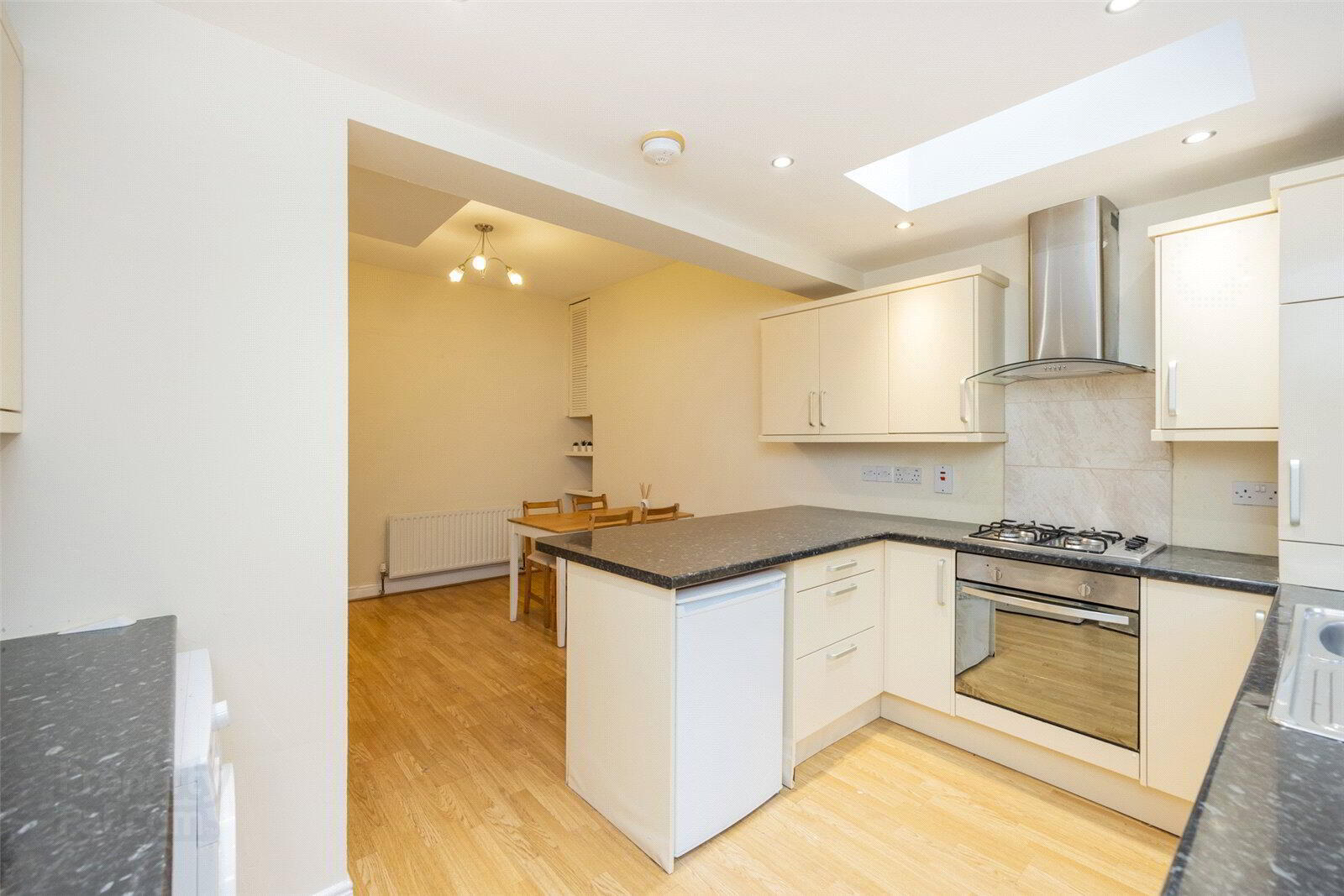54 Lichfield Avenue 8 of 20