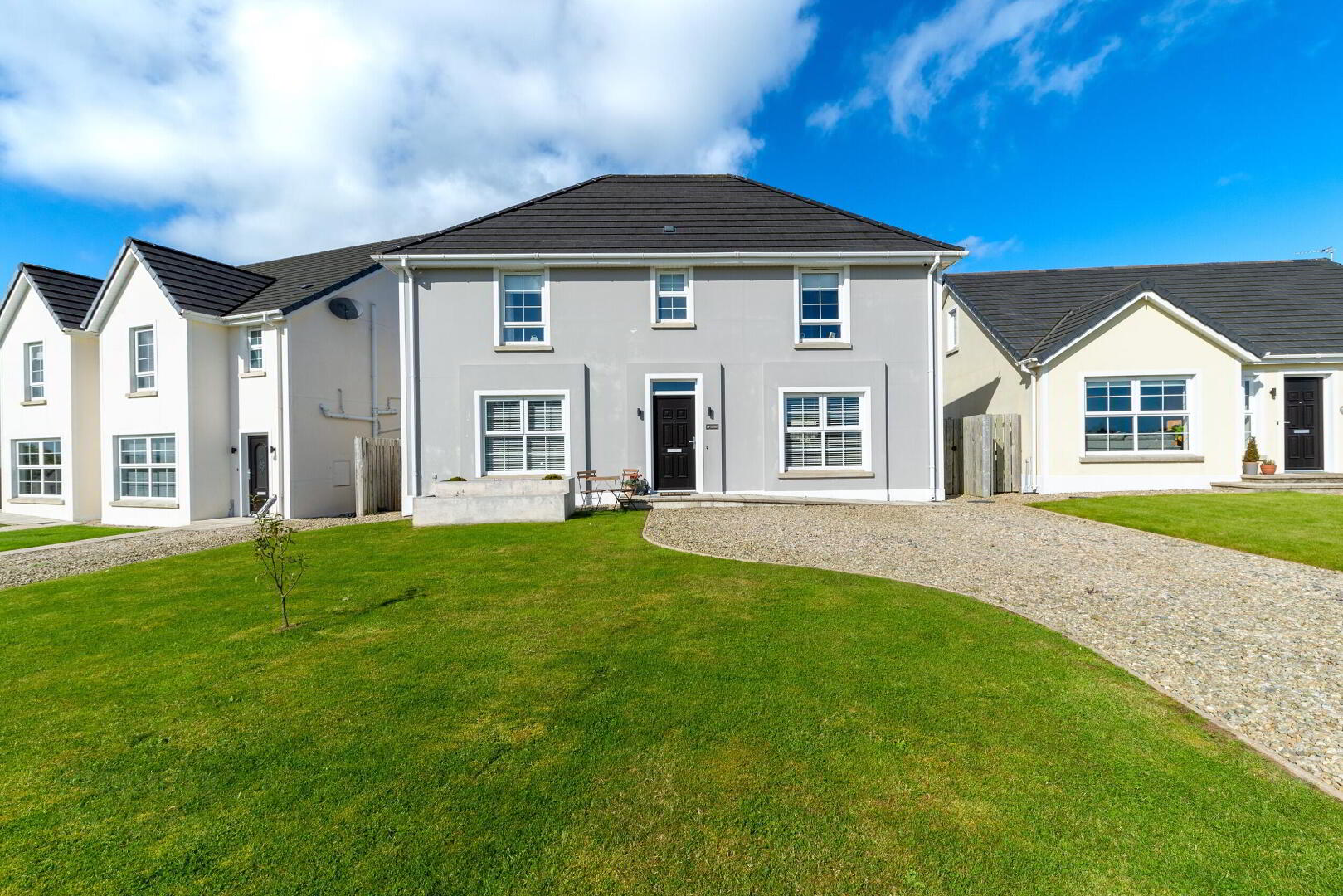 19 Rockfield Meadows