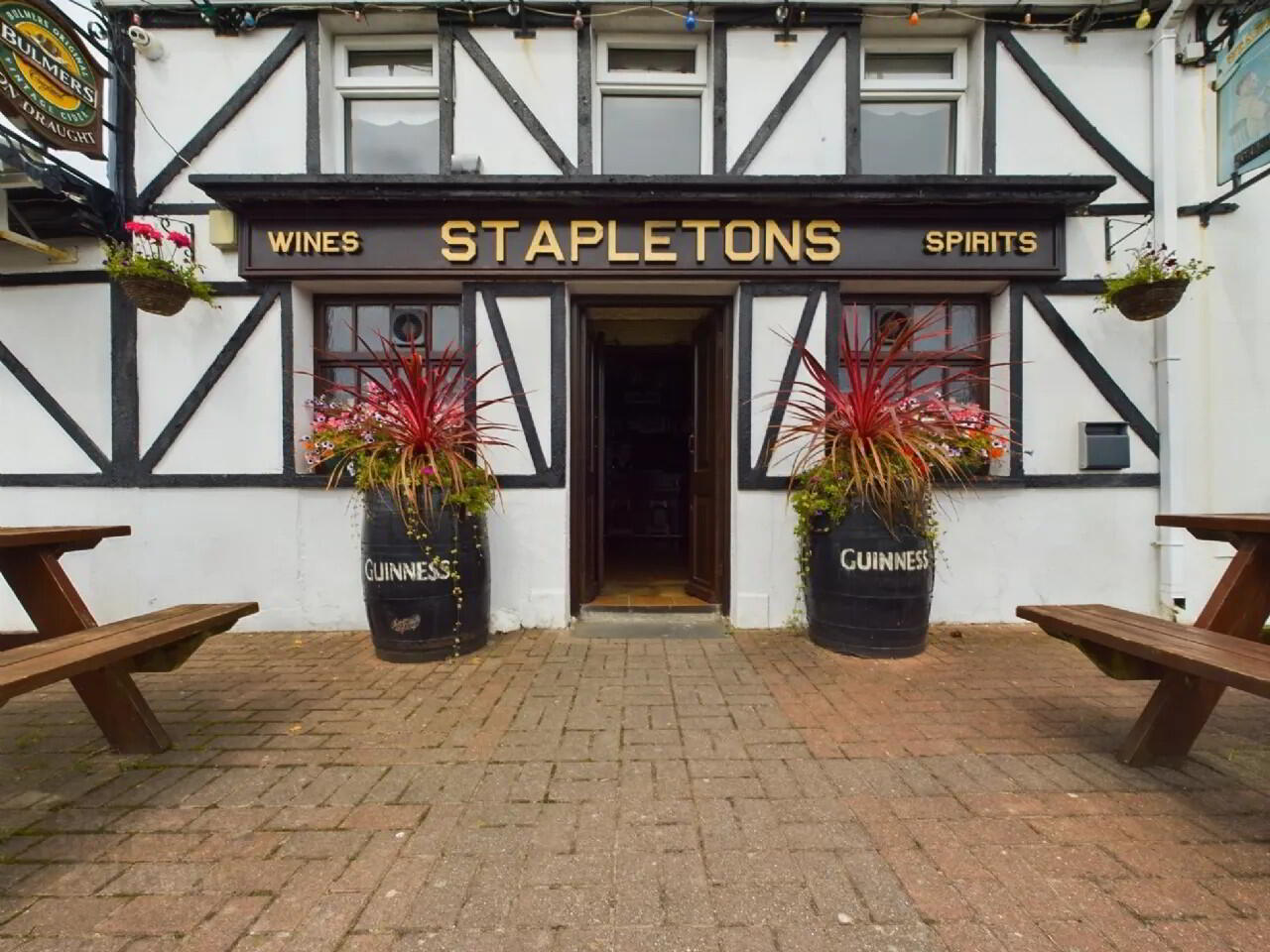 Stapleton's Bar