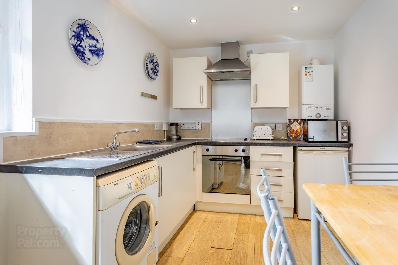 Units 1,2 & 3, 3 Whitehall Gardens 17 of 43