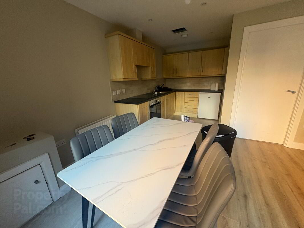 110 College Court Central 3 of 8