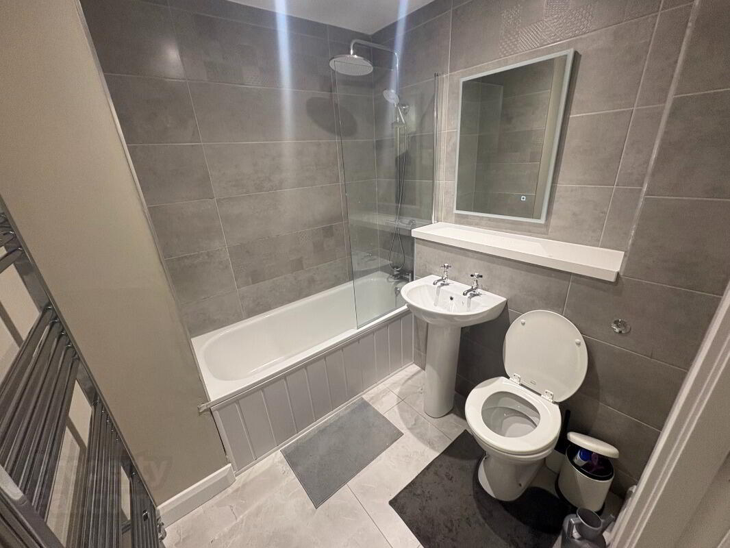110 College Court Central 4 of 8