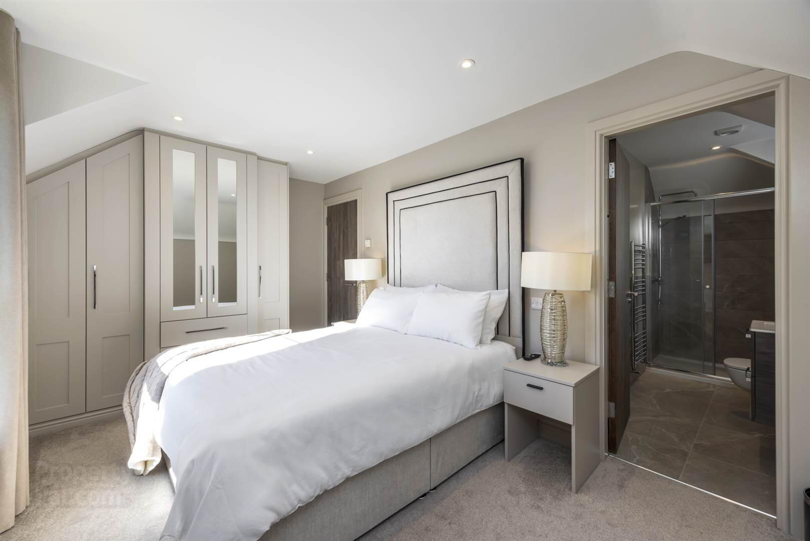 'Lesley Meadows', 66a Whiterock Road 14 of 27