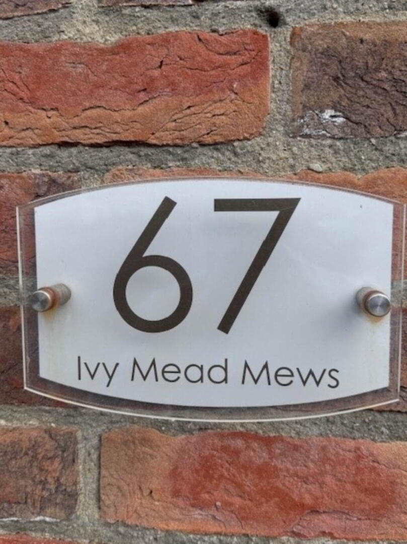 67 Ivy Mead Mews