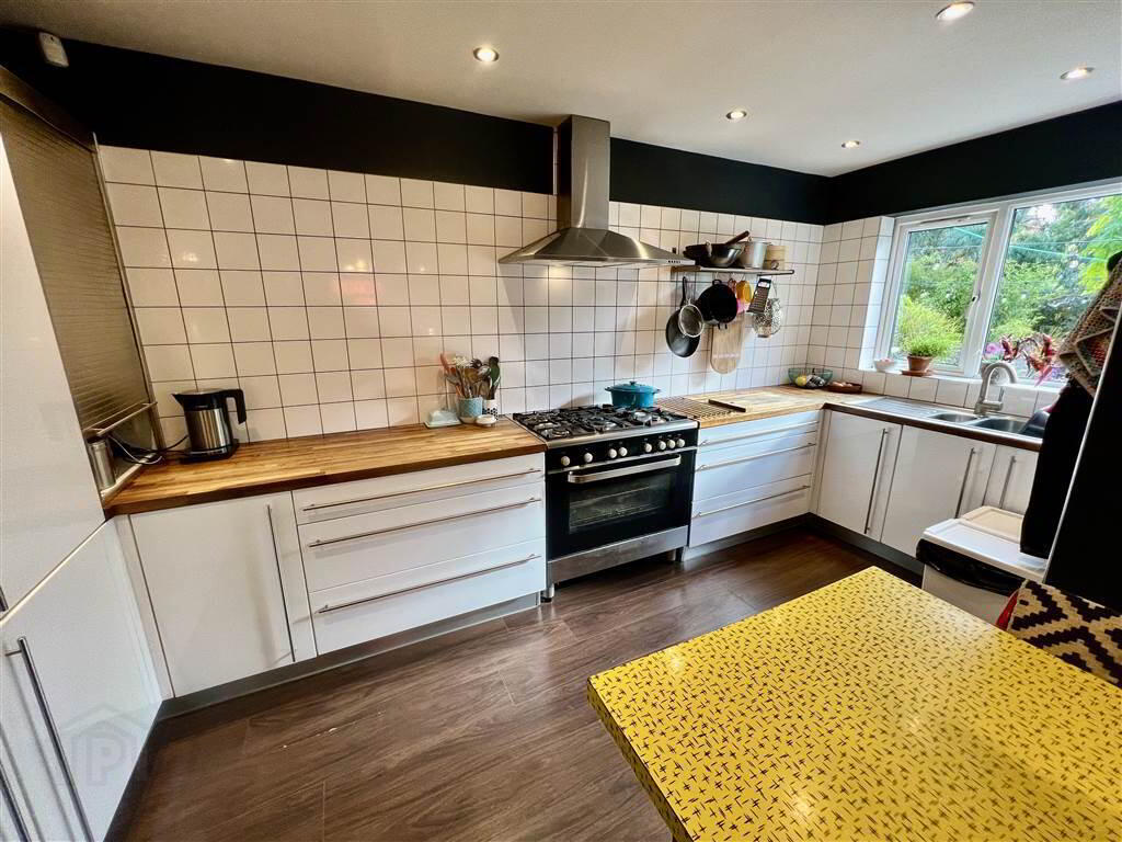 26 Bapaume Avenue 10 of 31