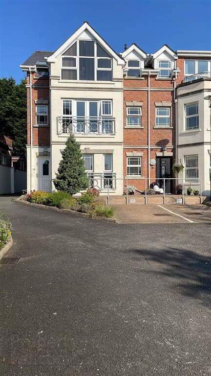 Apartment 3 157 Pinetree Court 10 of 10