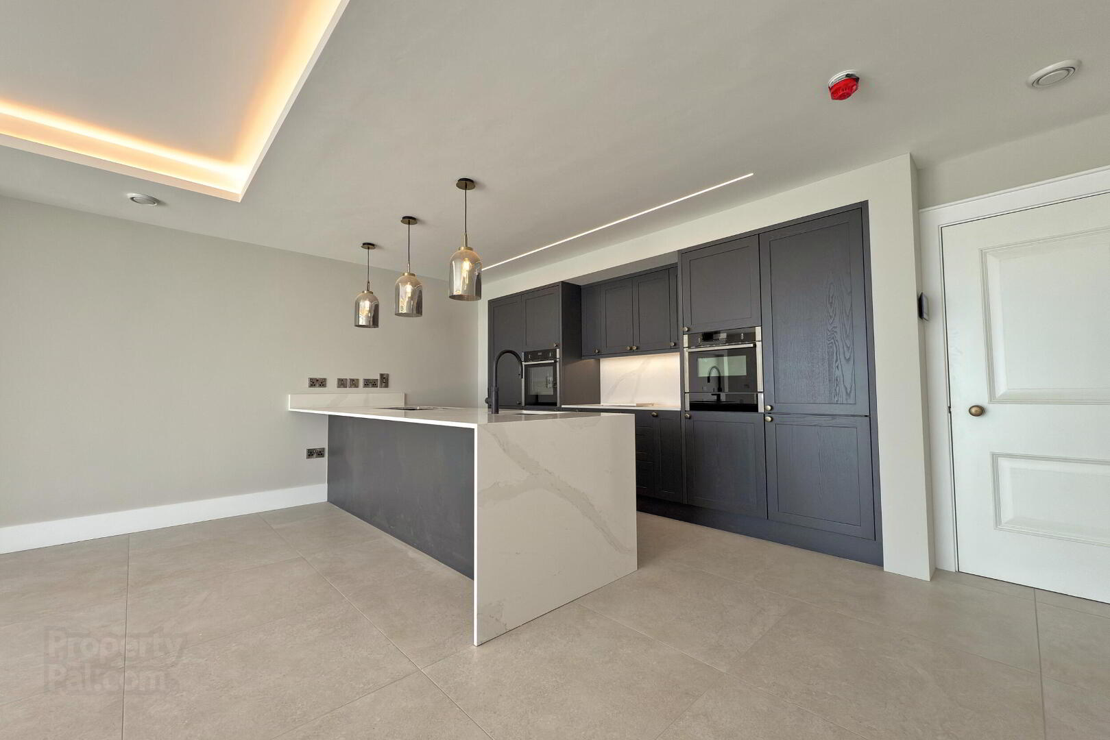 27 Causeway Street 15 of 31
