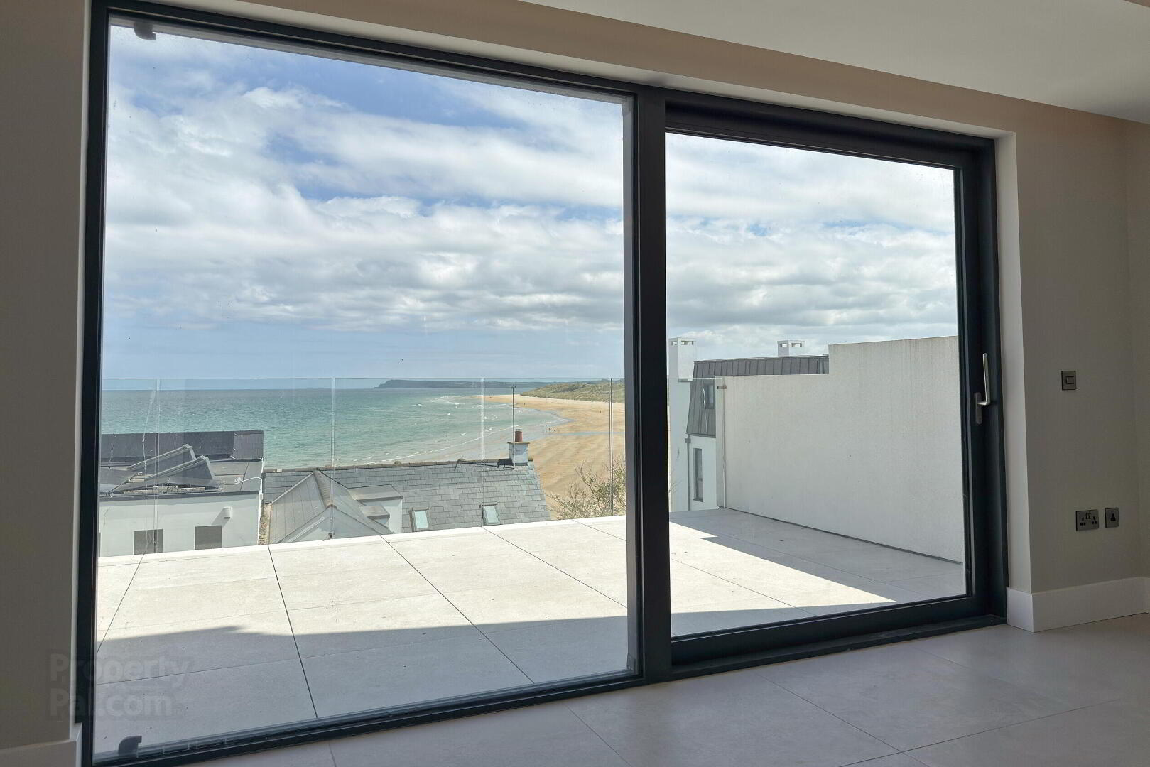 27 Causeway Street 17 of 31