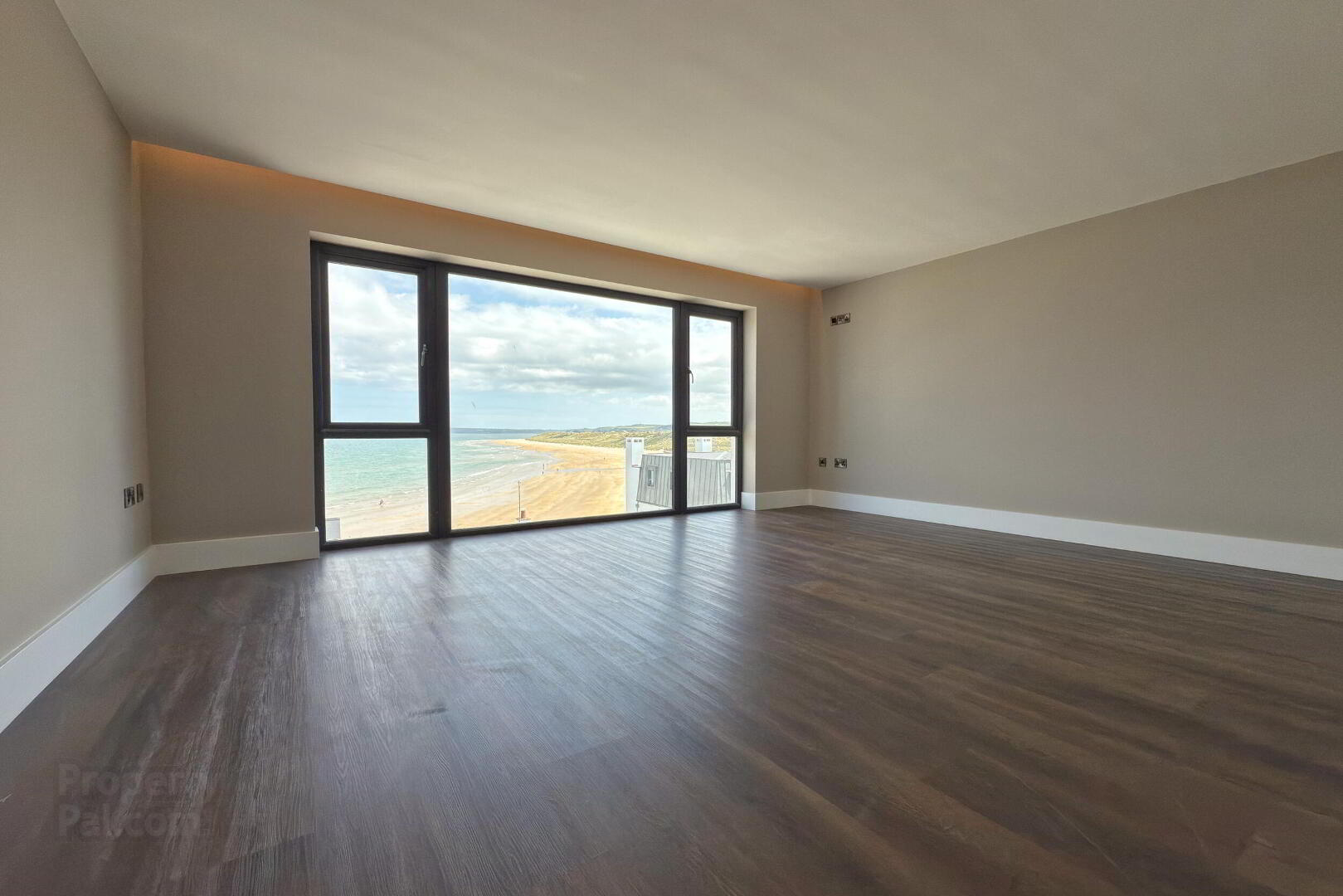 27 Causeway Street 21 of 31