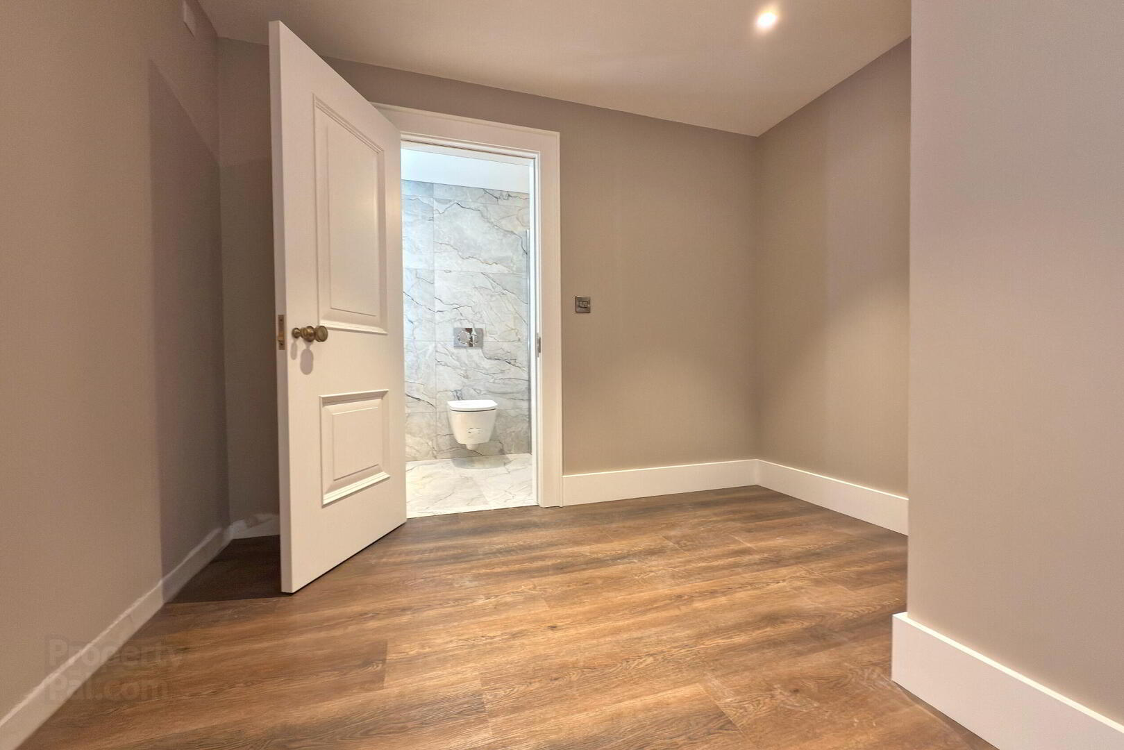 27 Causeway Street 23 of 31
