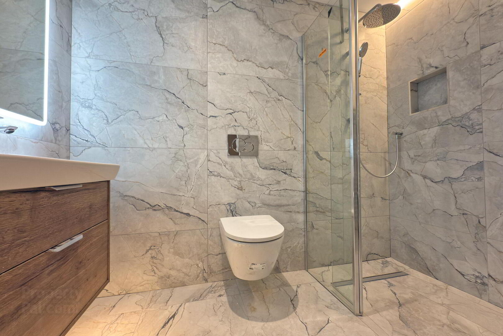 27 Causeway Street 24 of 31
