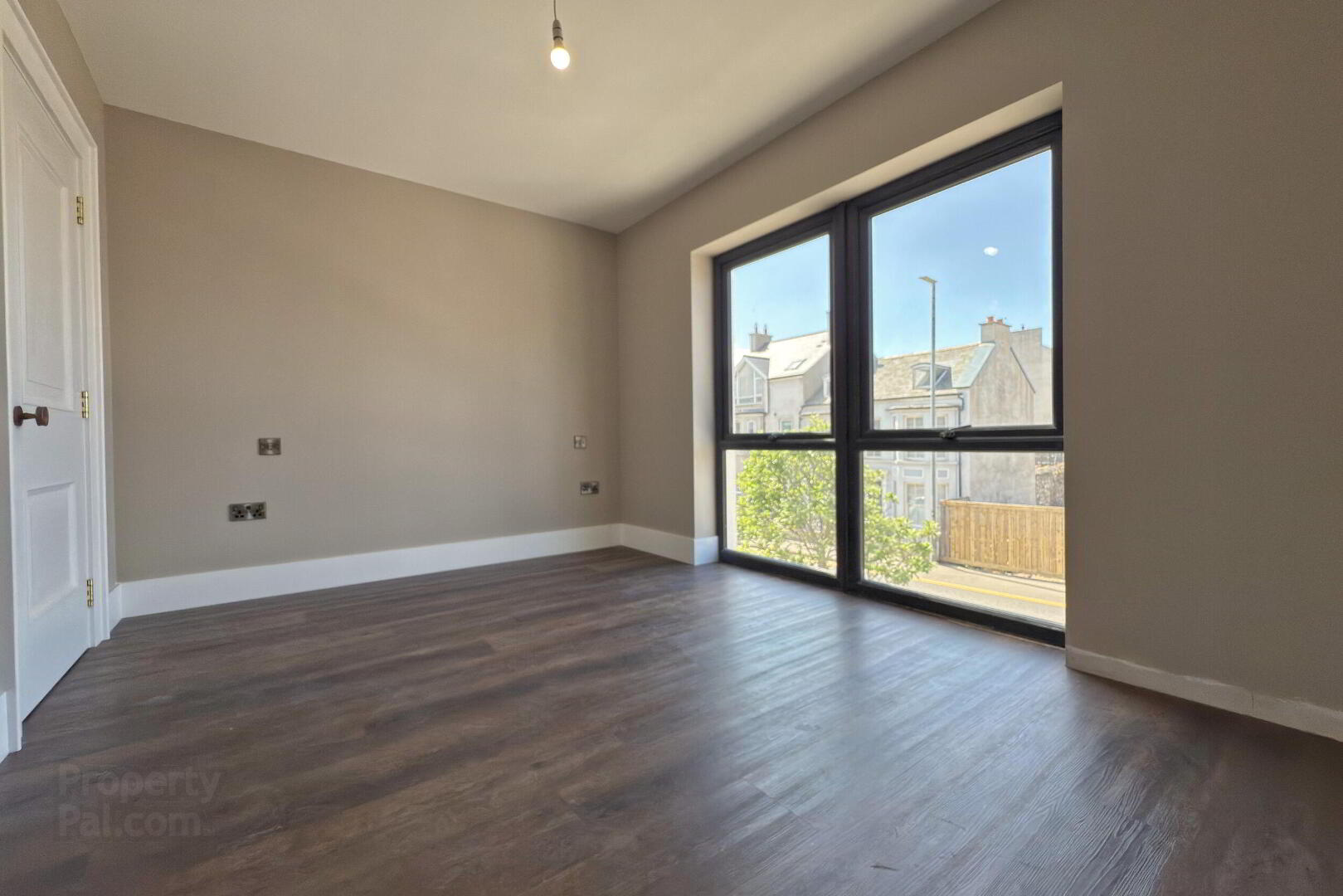 27 Causeway Street 19 of 31