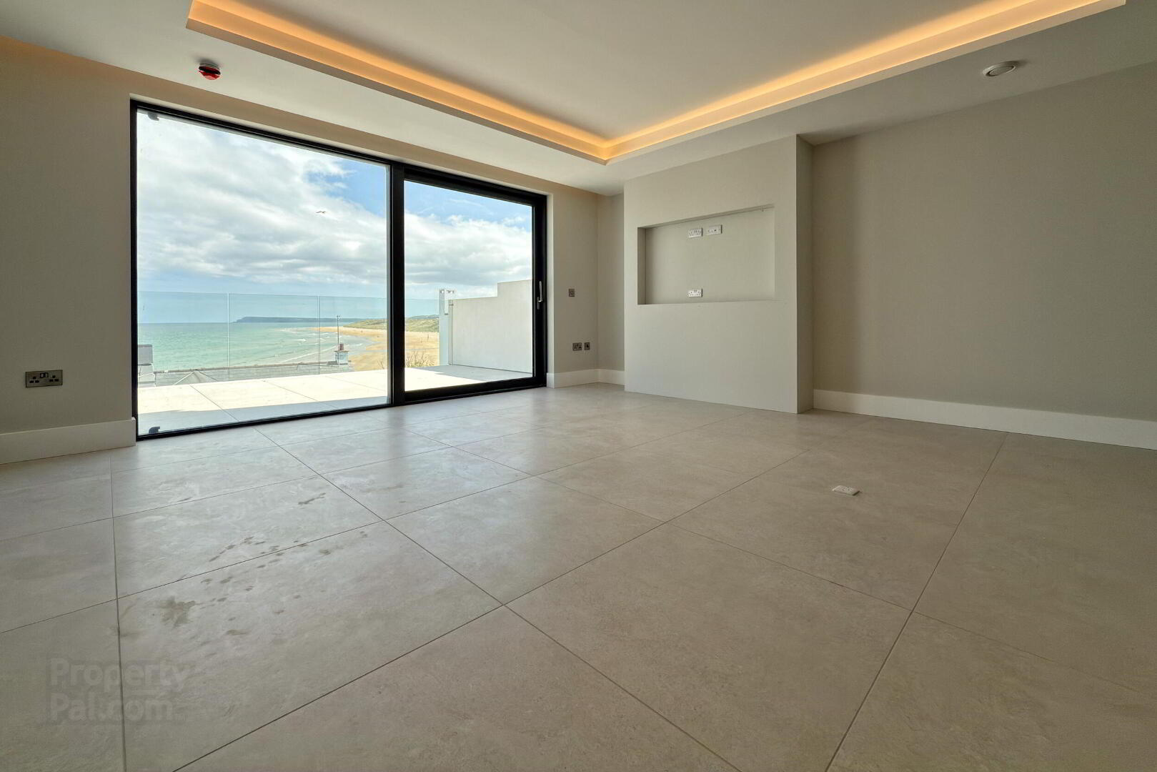 27 Causeway Street 16 of 31