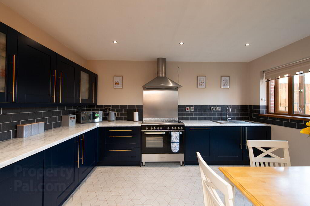 28 Torrens Gardens 6 of 25