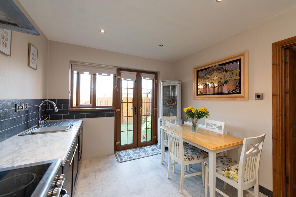 28 Torrens Gardens 10 of 25