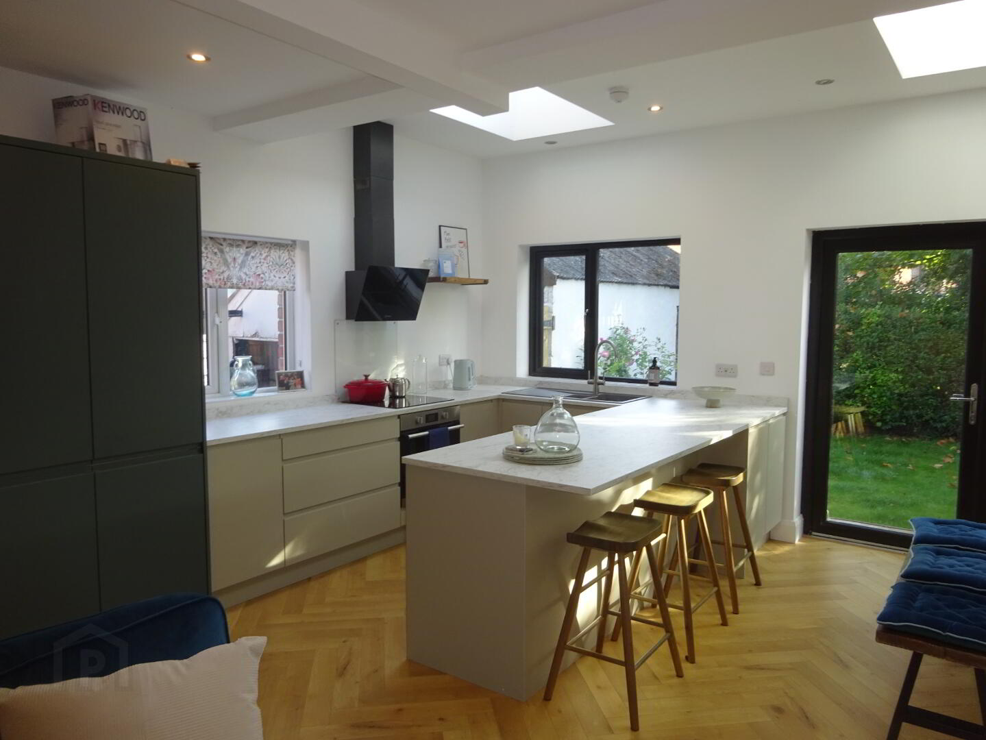 6 Knockbreda Drive 5 of 40