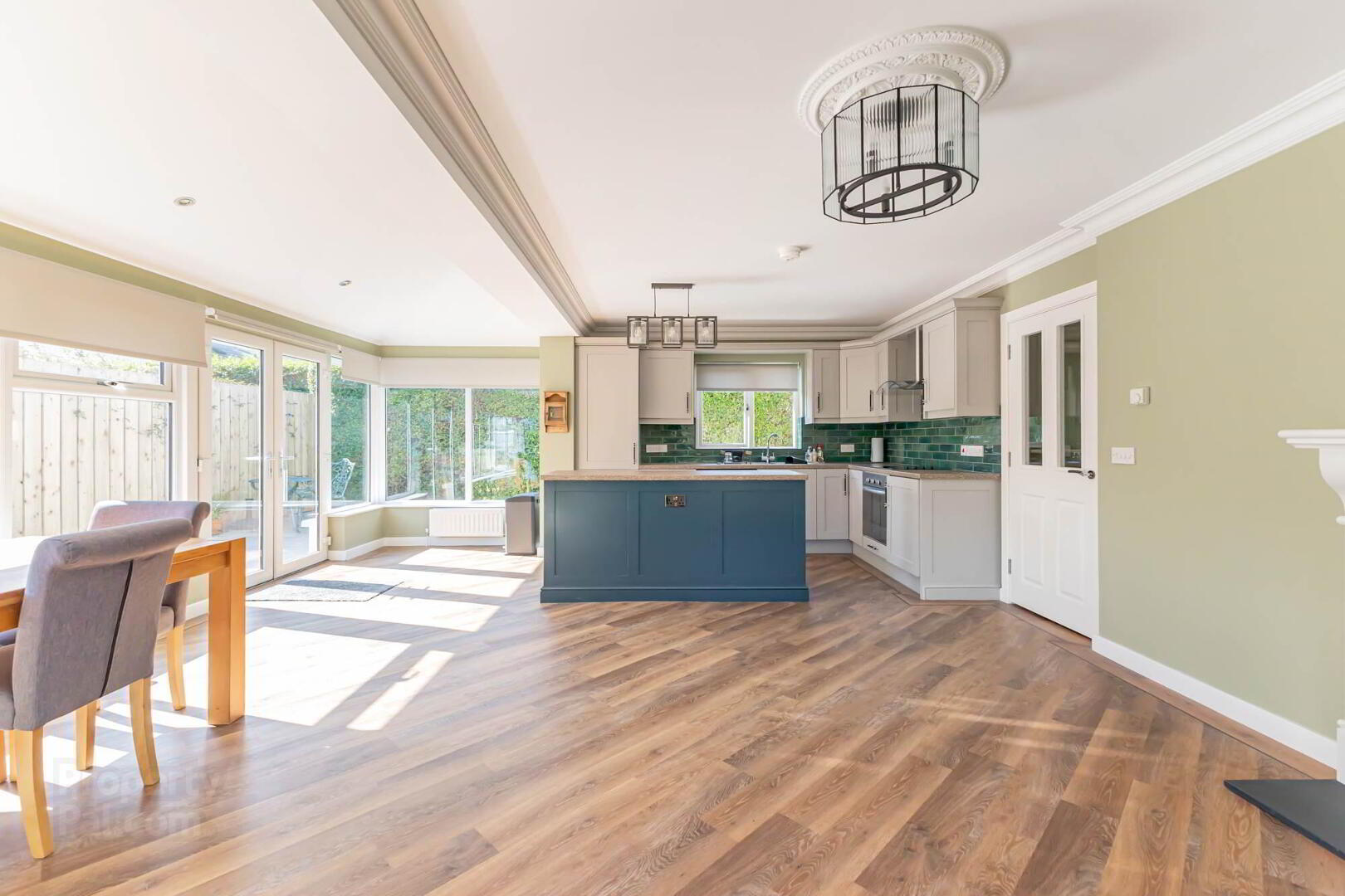 1b Sandhurst Park 5 of 17