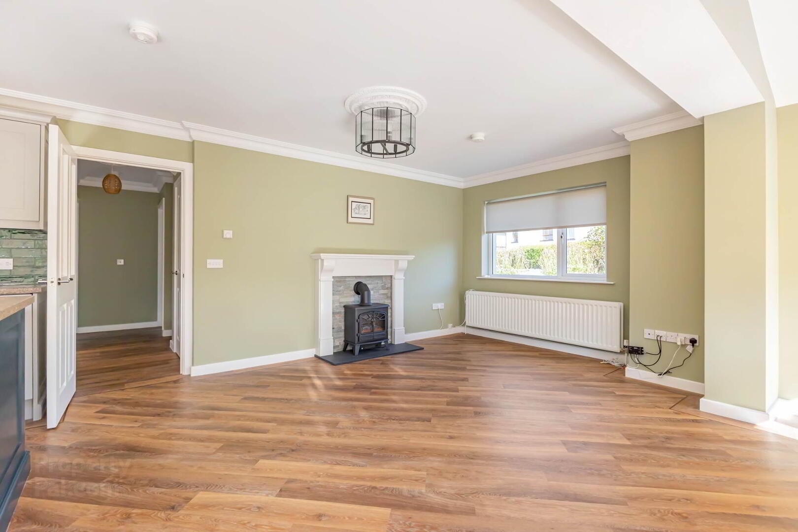 1b Sandhurst Park 8 of 17