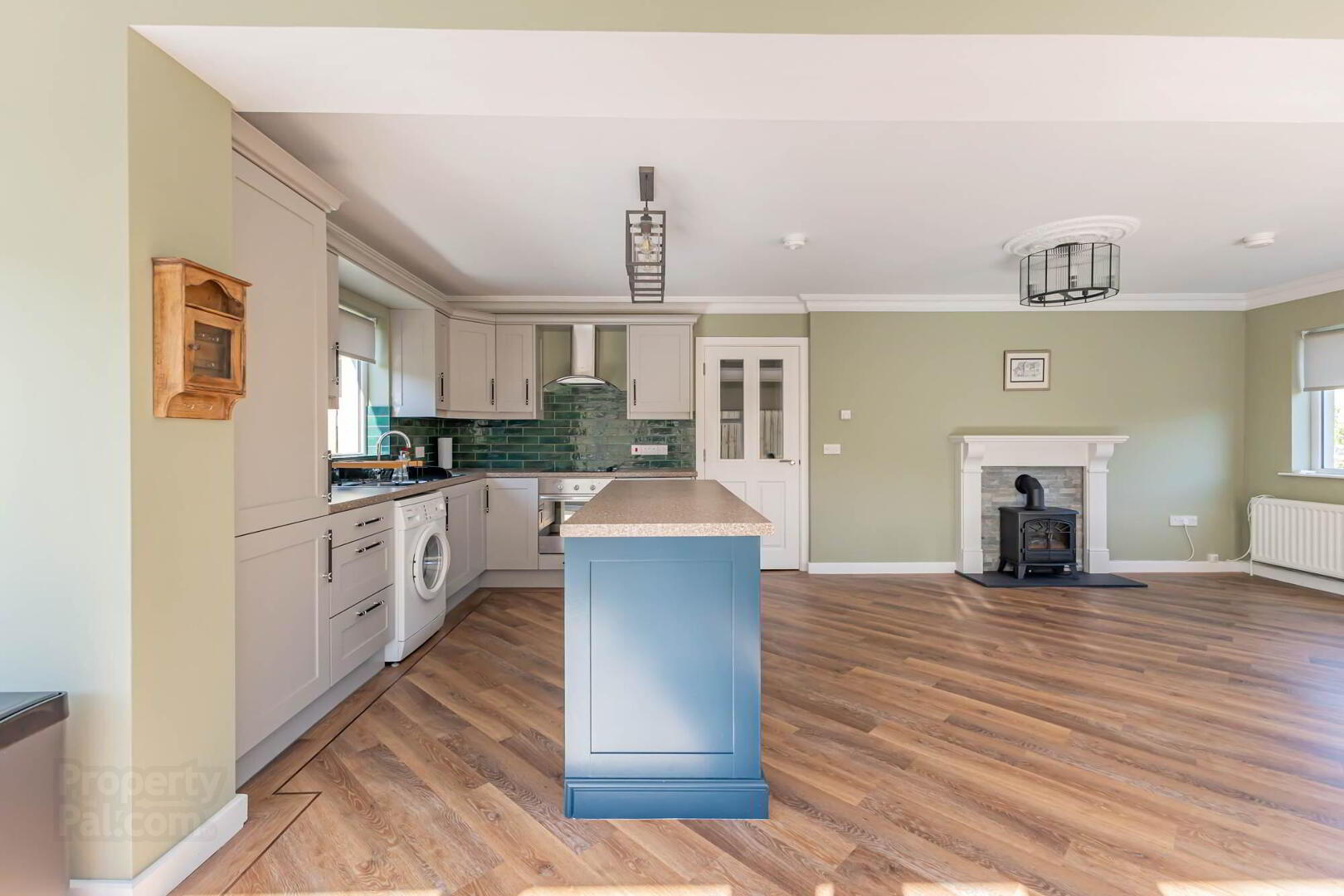 1b Sandhurst Park 9 of 17