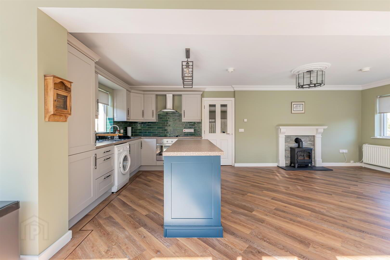 1b Sandhurst Park 9 of 17