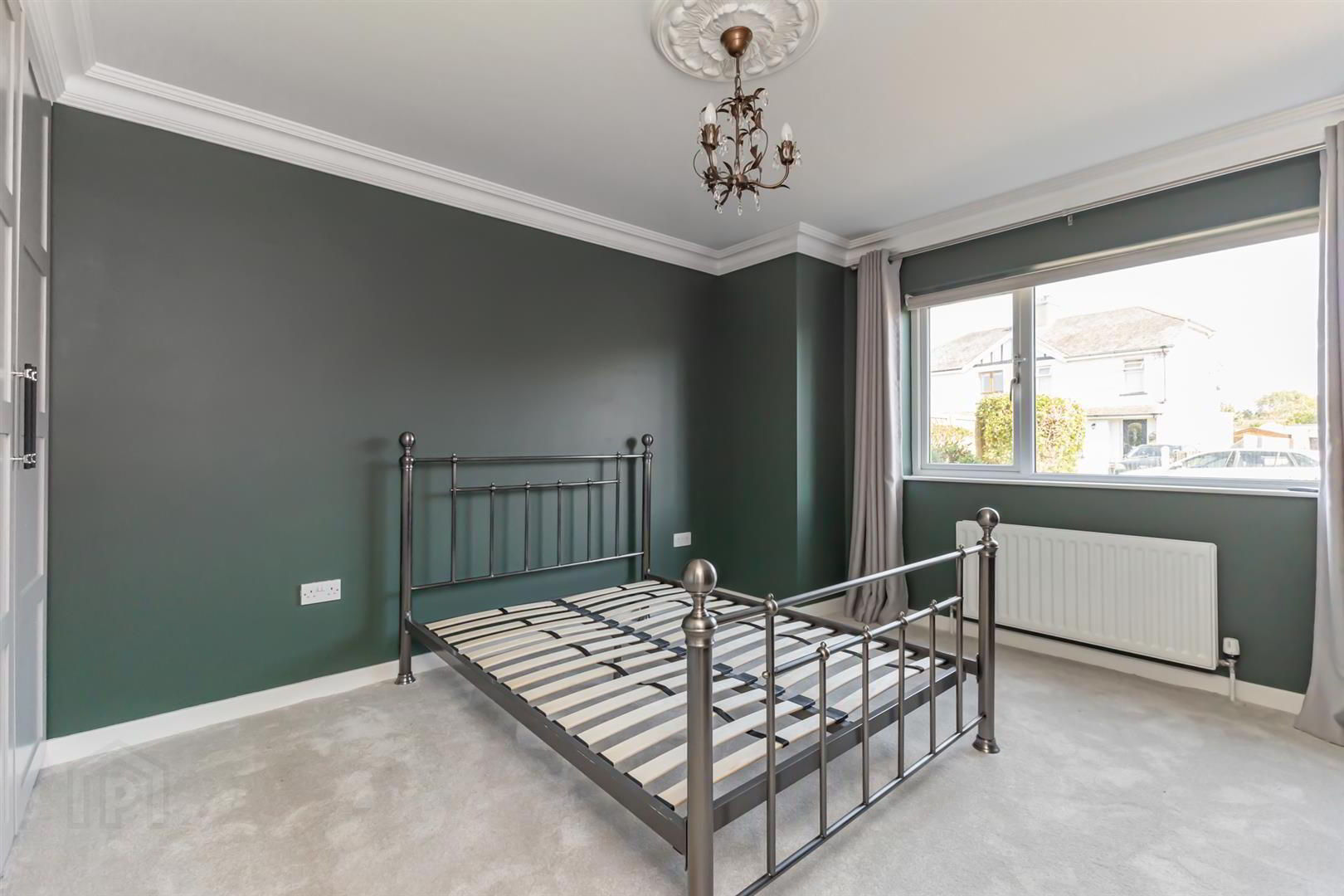 1b Sandhurst Park 11 of 17