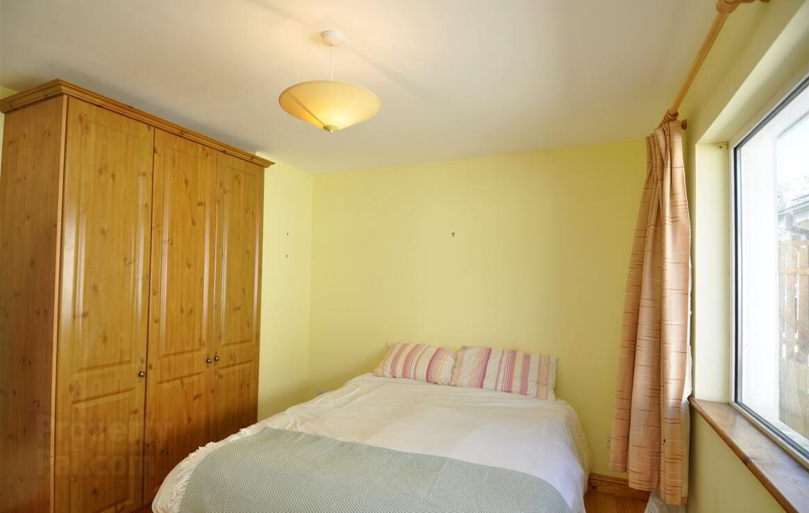 66 Sandycove Phase, 1 Ballymoney 15 of 25