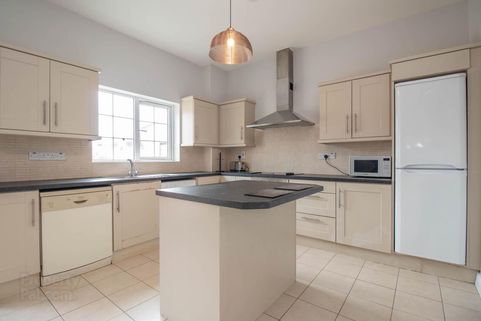 28 Apt Stonebridge Court 8 of 16