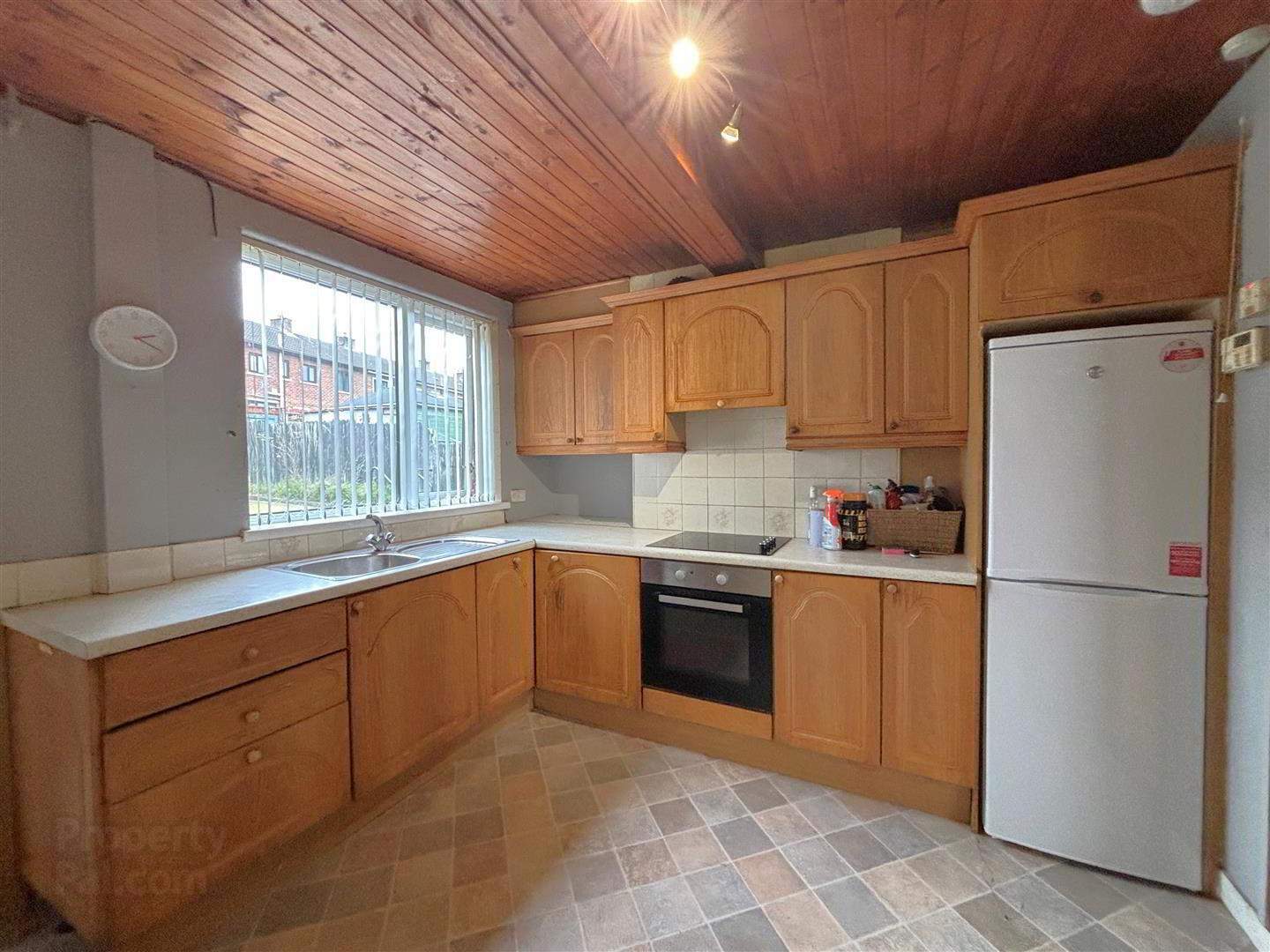 144 West Circular Road 8 of 20
