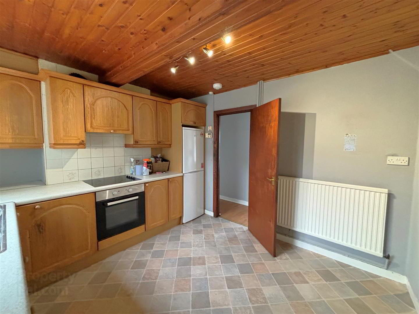 144 West Circular Road 9 of 20