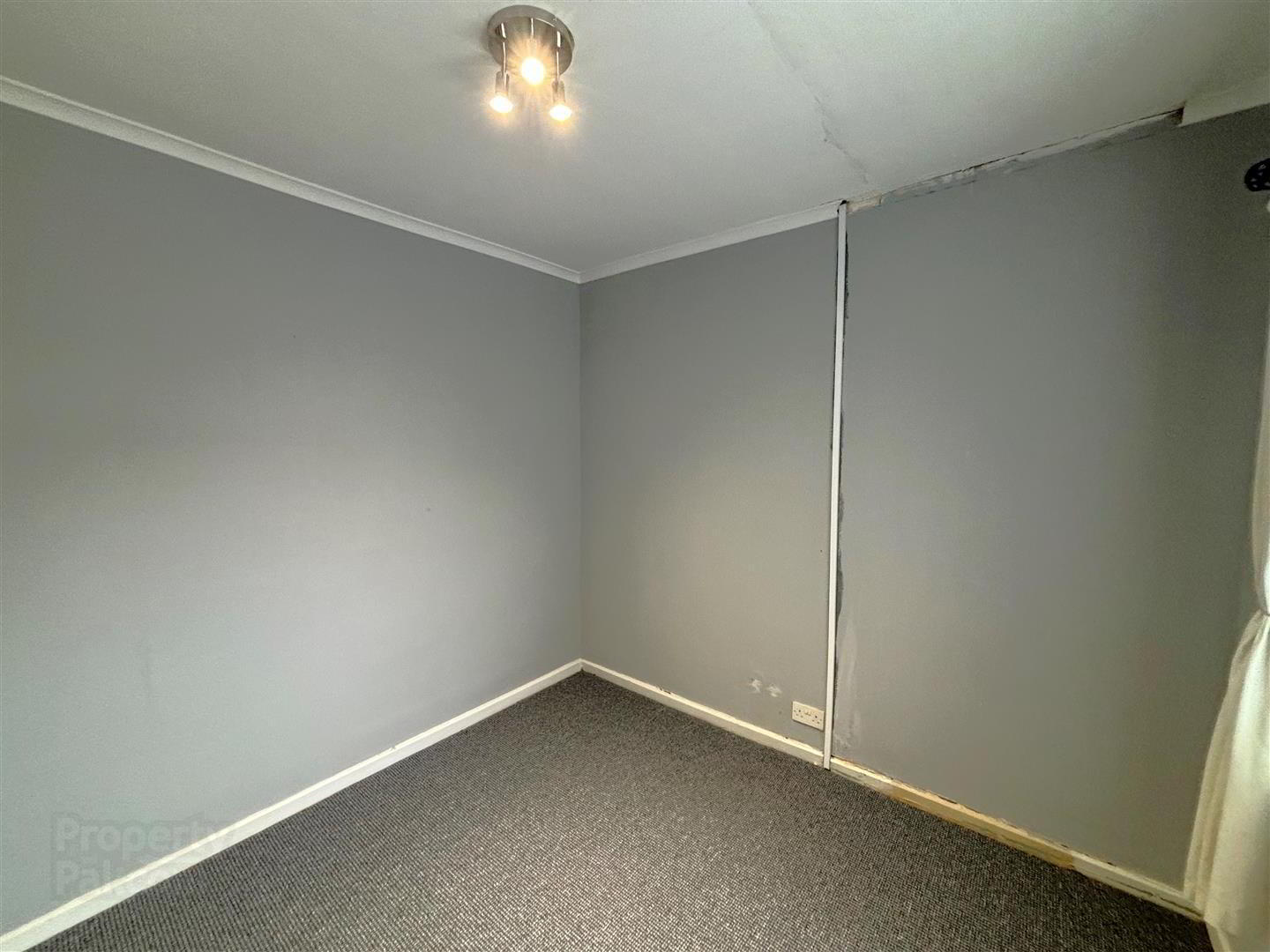 144 West Circular Road 17 of 20