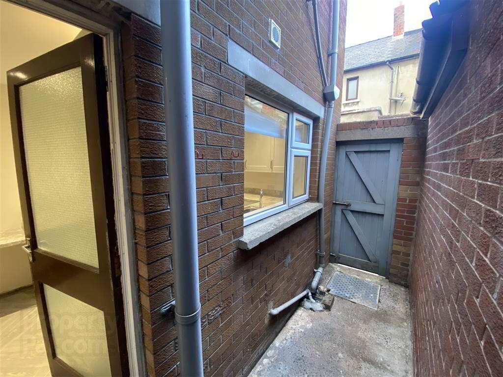 29 Fallswater Street 11 of 11