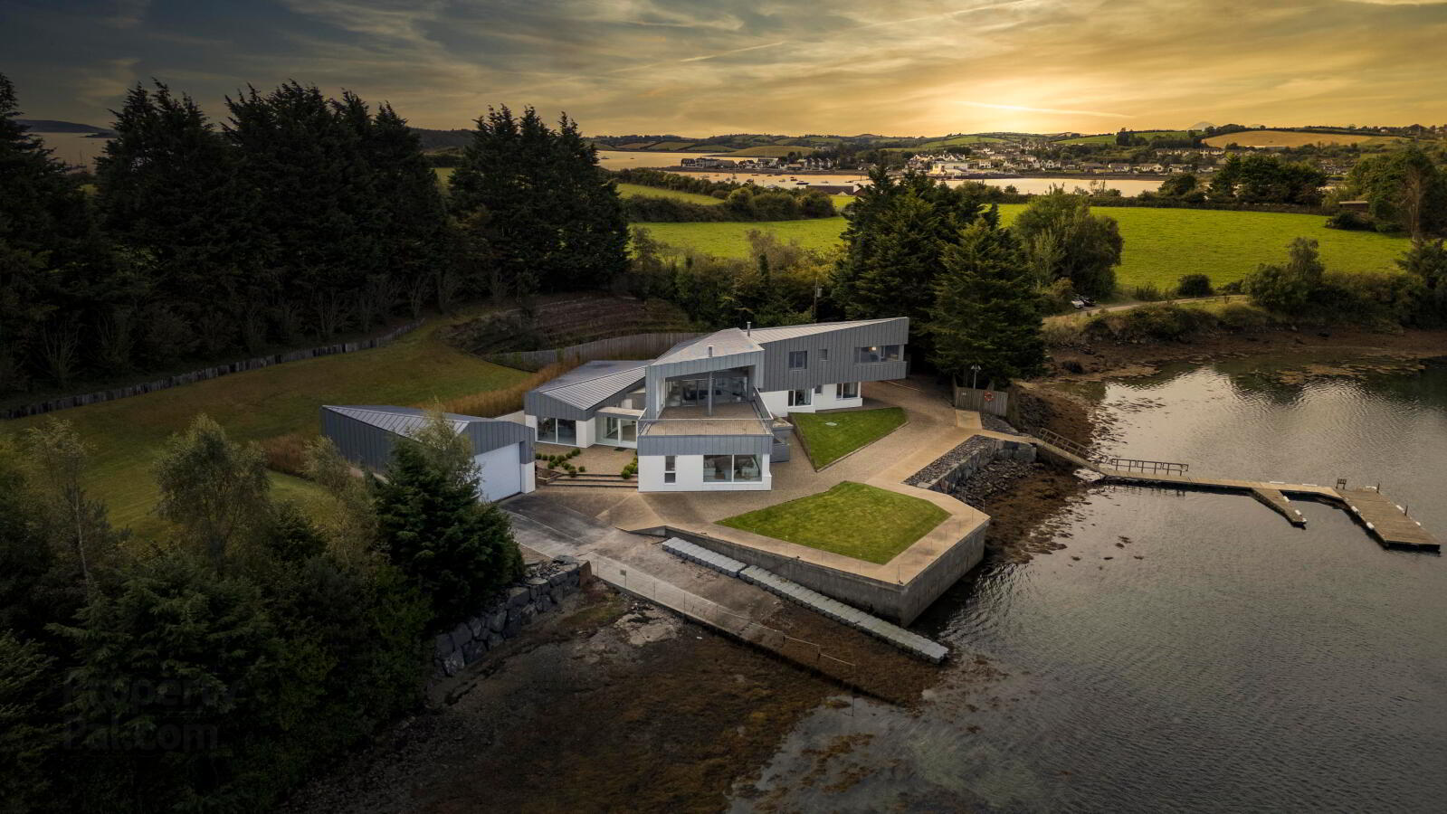 Pier House, Sketrick Island