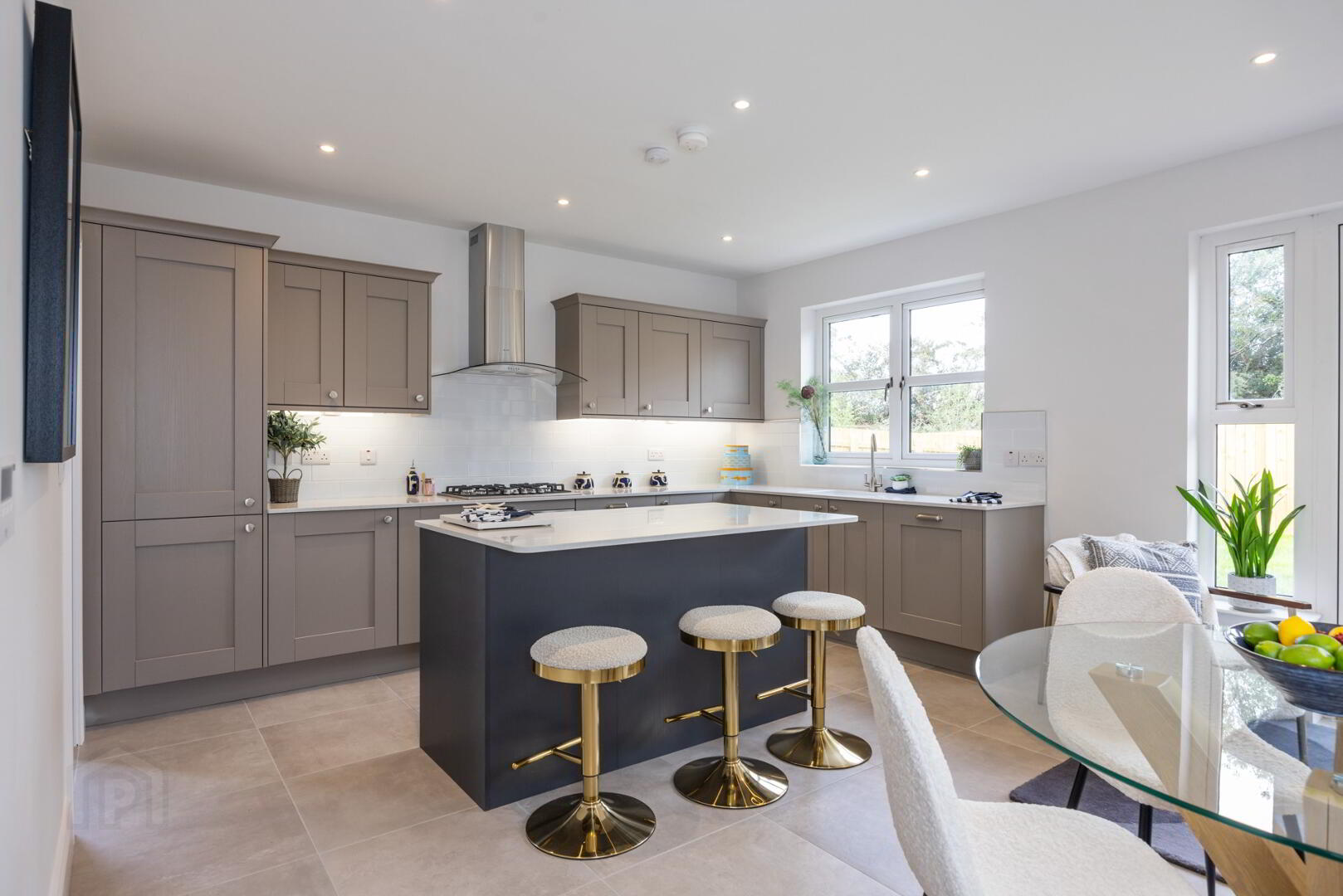 The Kensington 6 of 27