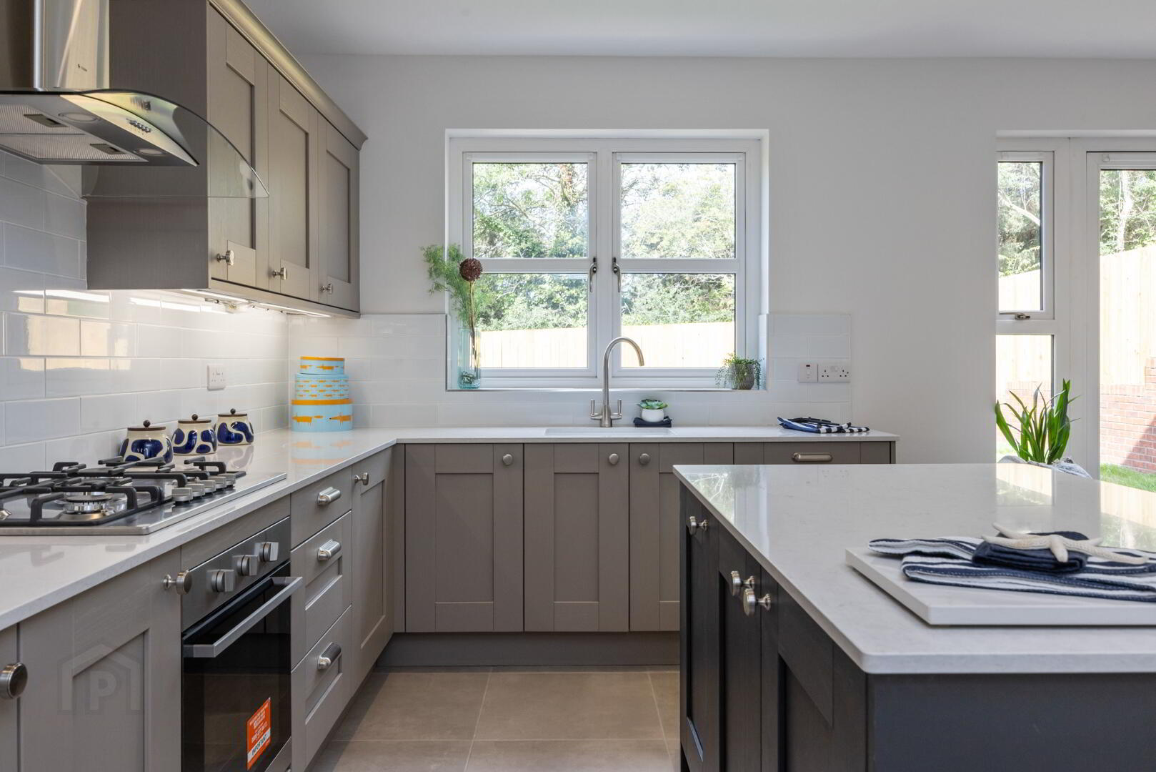 The Kensington 7 of 27